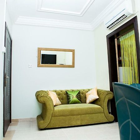 Maxwell Court Apartments Accra Luaran gambar