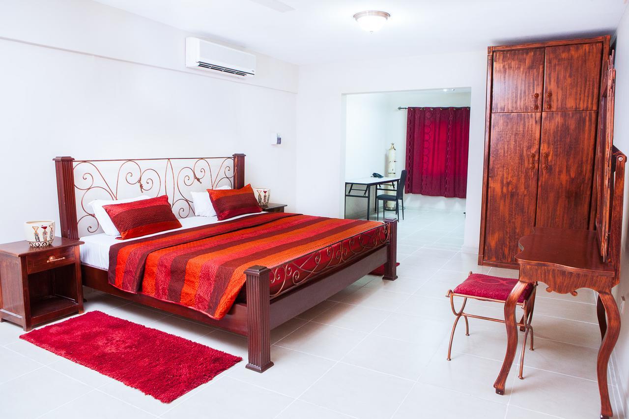 Maxwell Court Apartments Accra Luaran gambar