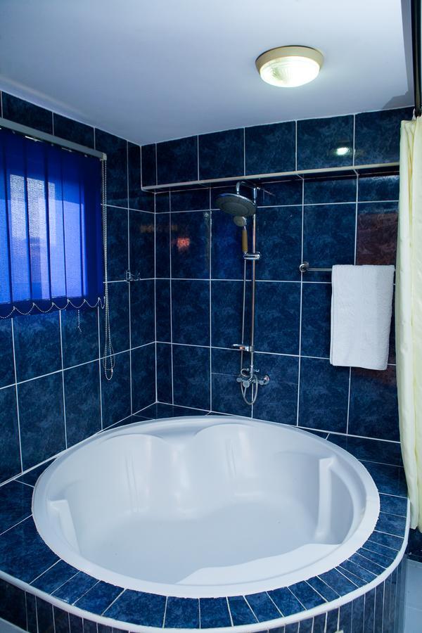 Maxwell Court Apartments Accra Luaran gambar