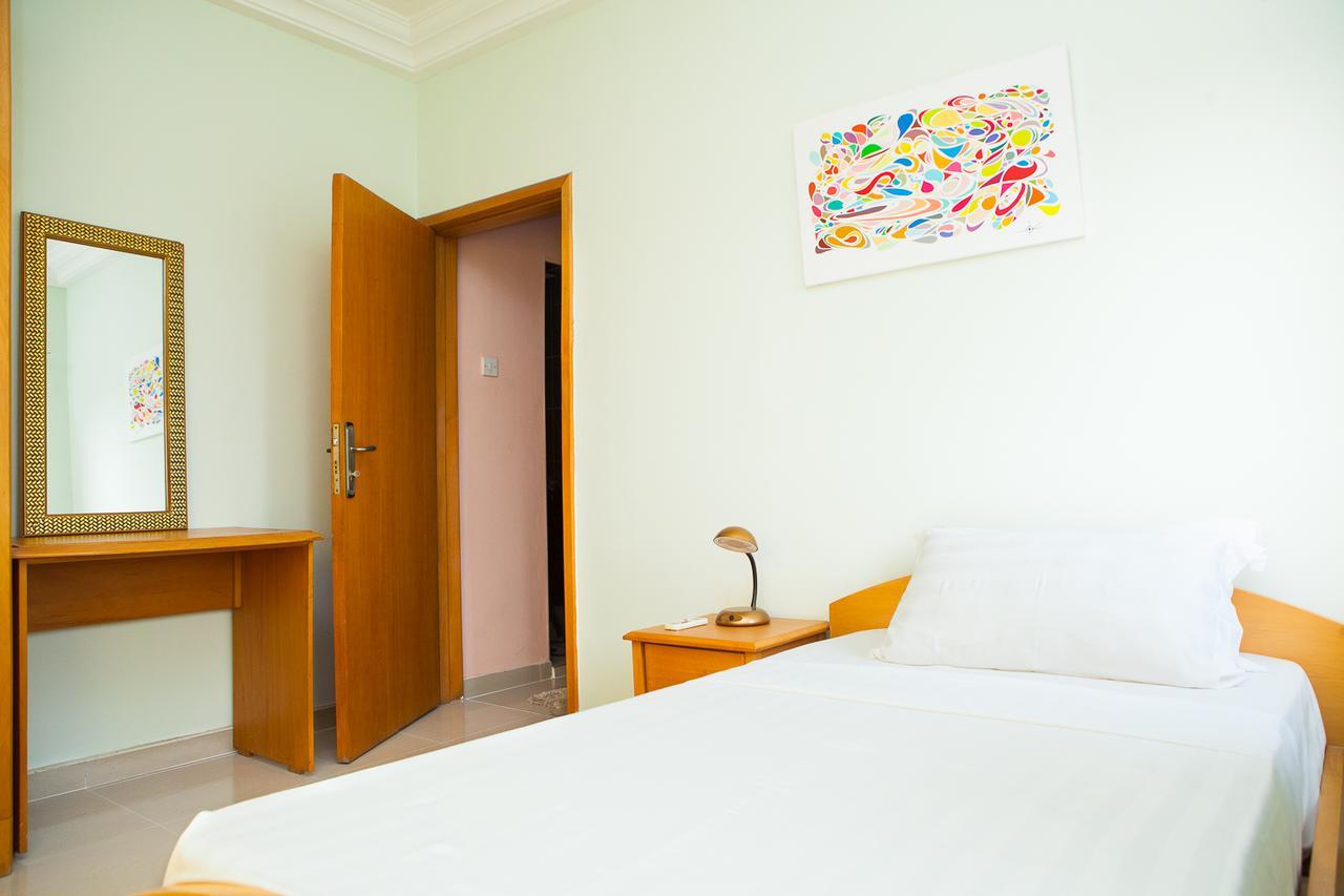 Maxwell Court Apartments Accra Luaran gambar