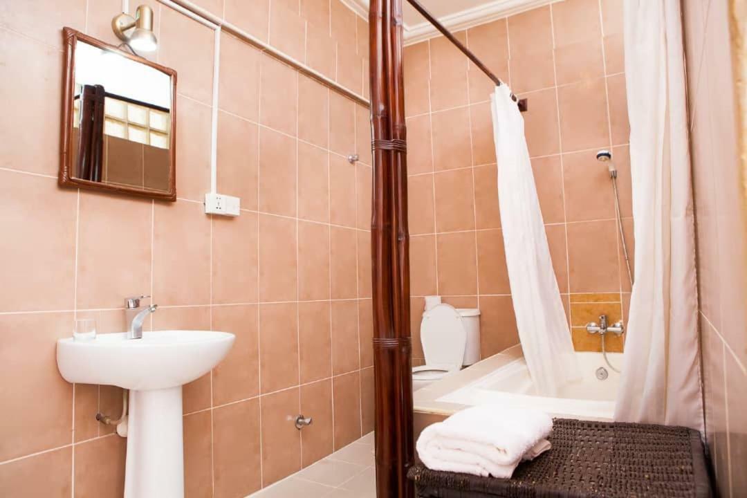 Maxwell Court Apartments Accra Luaran gambar