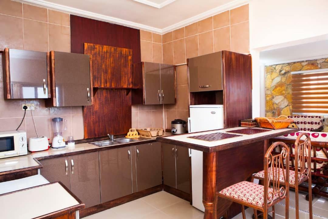 Maxwell Court Apartments Accra Luaran gambar