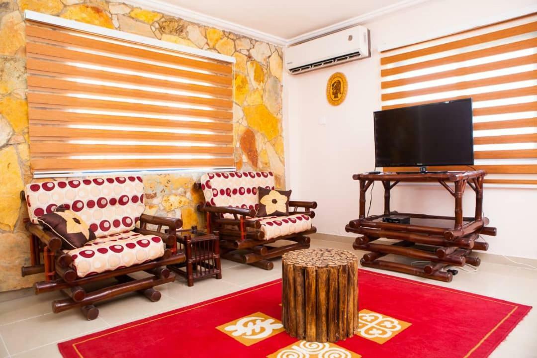 Maxwell Court Apartments Accra Luaran gambar