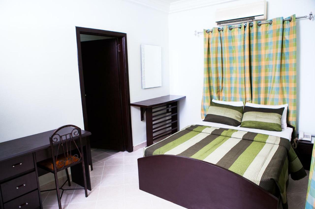Maxwell Court Apartments Accra Luaran gambar