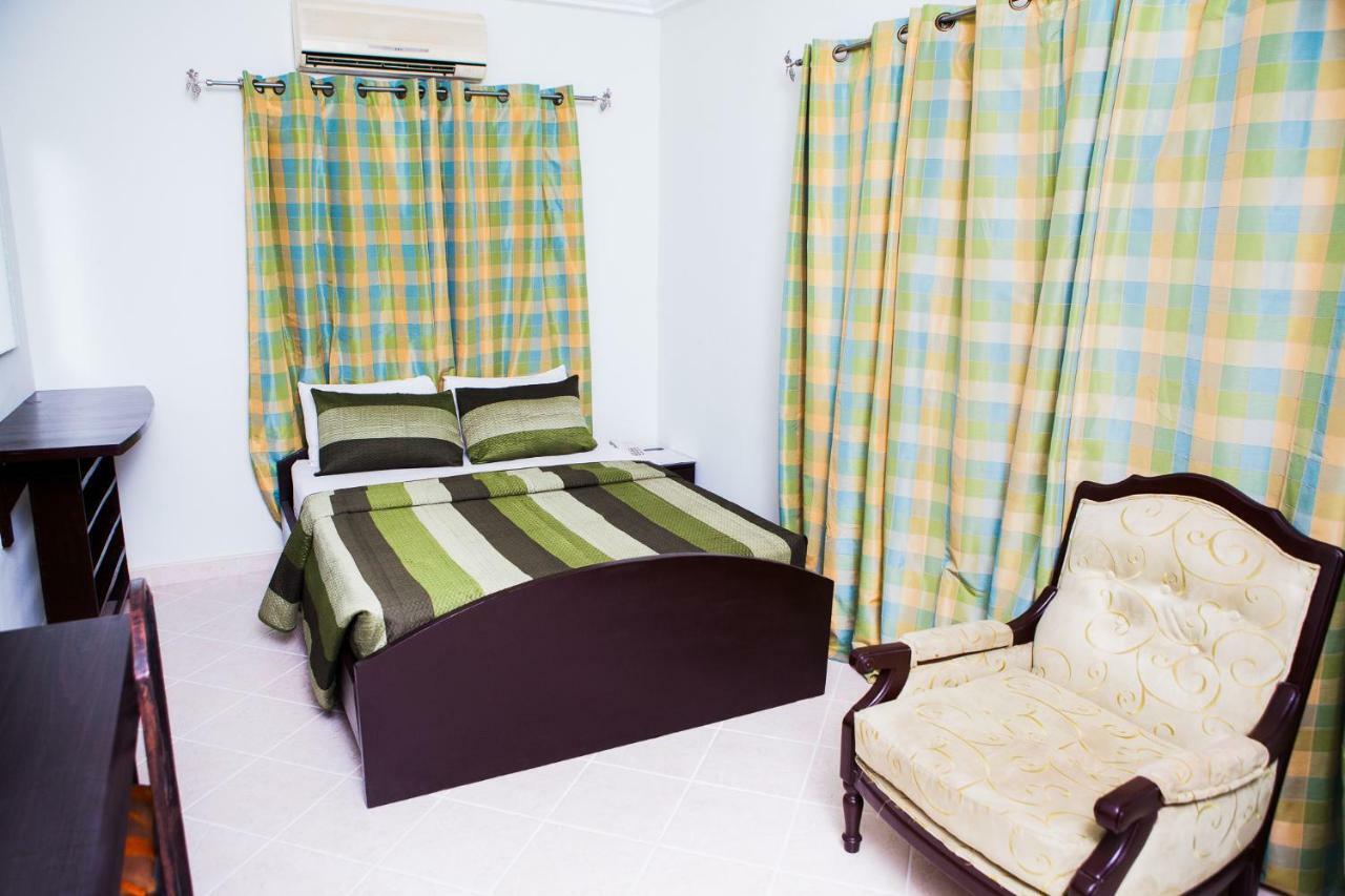 Maxwell Court Apartments Accra Luaran gambar